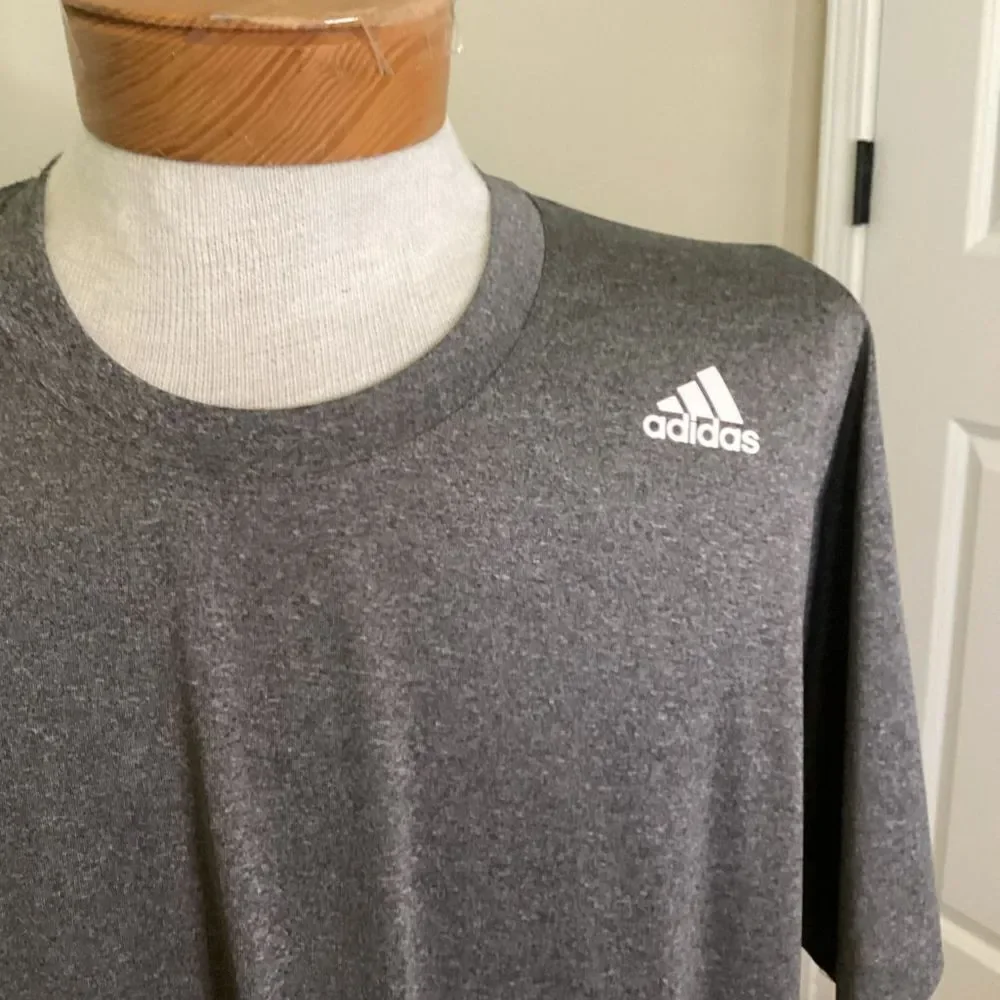 Mens Adidas wicking‎ performance tee shirt 2XL Gray